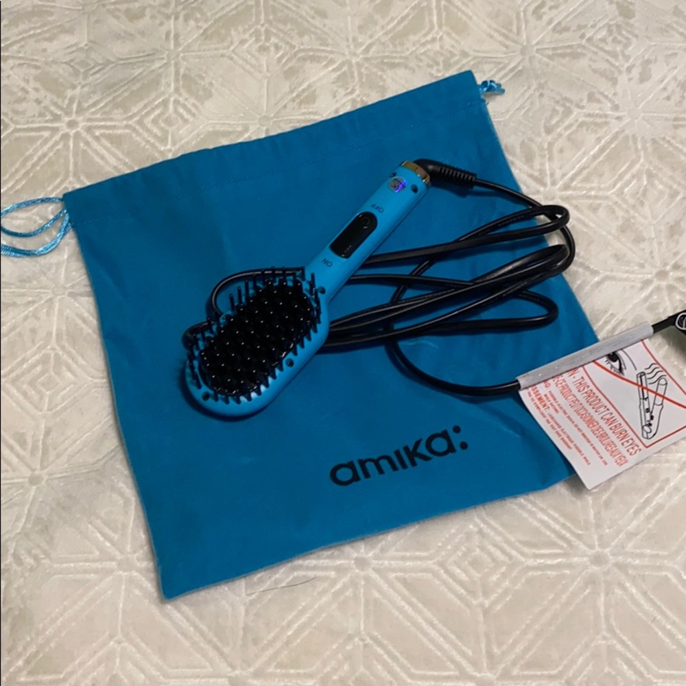 Amika Polished Perfection Mini Straightening Brush